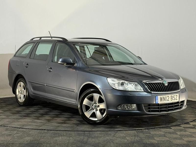 Used Skoda Octavia Elegance 140 HP (102 kW) 2012 Grey Estate