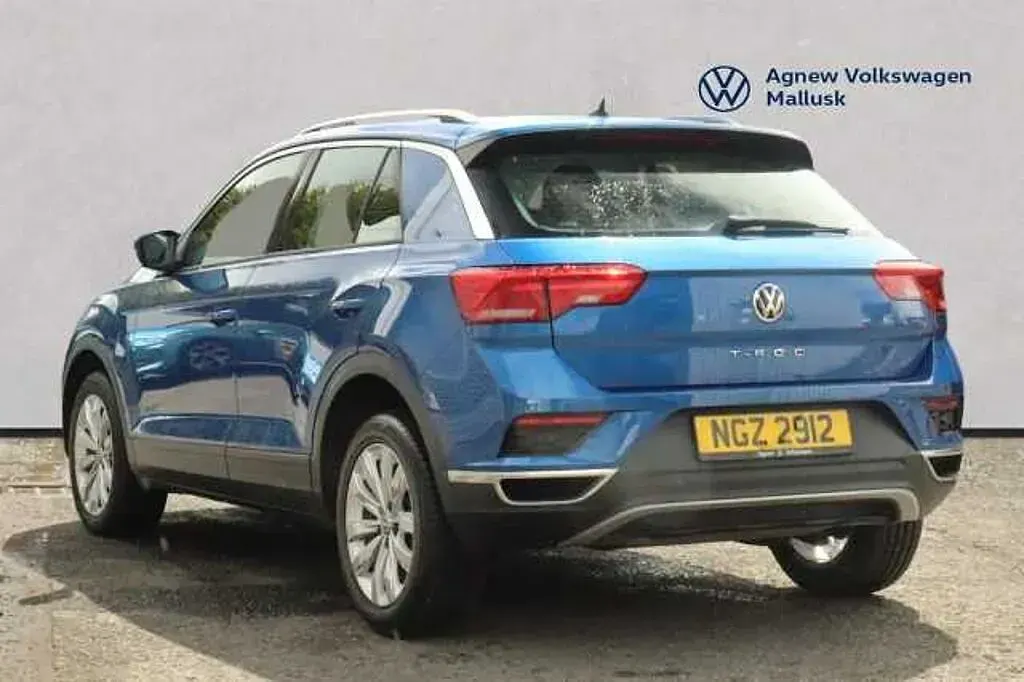Used VW T-Roc SE 115 HP (84 kW) 2019 Blue SUV