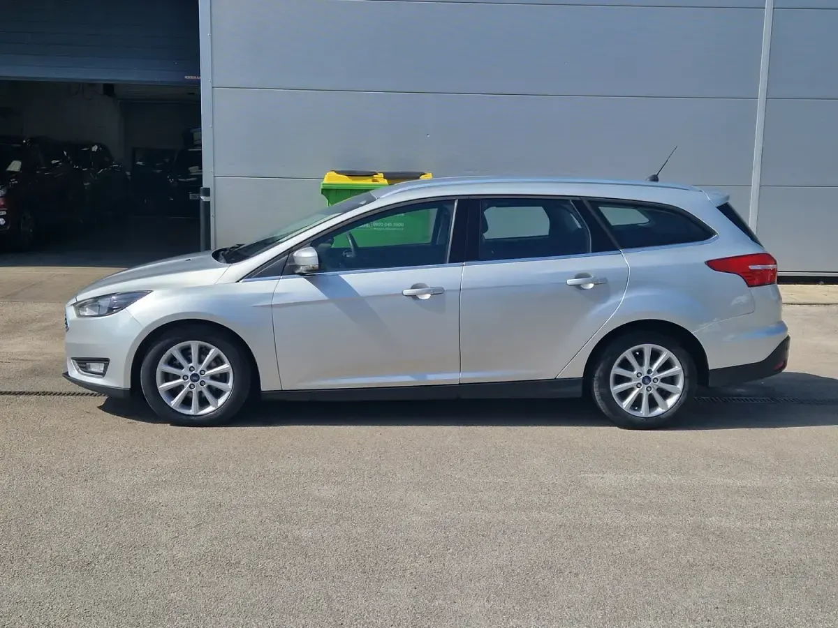 Used Ford Focus Titanium 125 HP (91 kW) 2017 Silver Estate