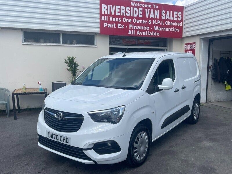 White Used 2021 Vauxhall Combo Sportive MPV | £7,995 (Super price) - Image 1/4