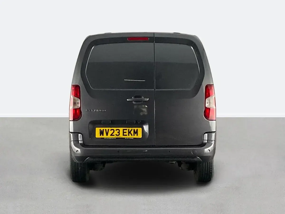 Usado Citroën Berlingo 100 HP (73 kW) 2023 Cinzento Monovolume