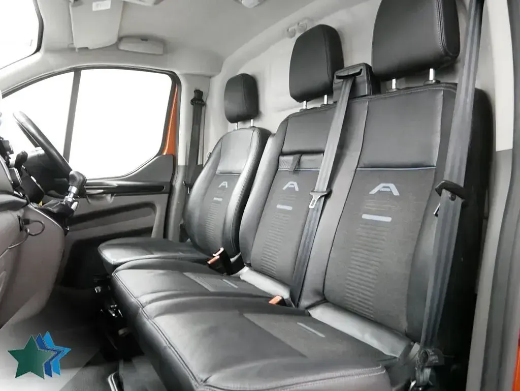 Used Ford Transit Custom Active 130 HP (95 kW) 2022 Orange Van