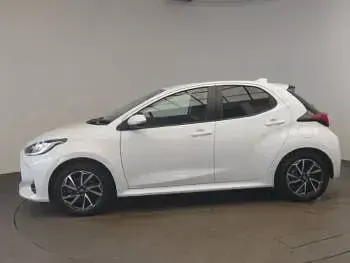 Used Toyota Yaris Hybrid Design 116 HP (85 kW) 2022 White Hatchback