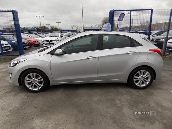 Used Hyundai i30 Edition 100 HP (73 kW) 2013 Silver Hatchback