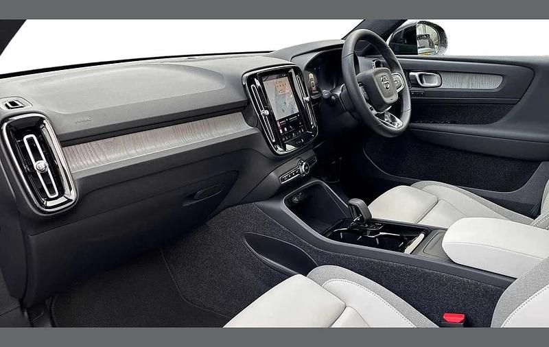 Used Volvo EX40 Ultra 185 kW (252 HP) 2025 Blue SUV