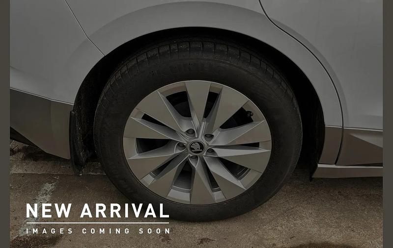 Used Skoda Enyaq iV SE L 150 kW (204 HP) 2025 Moon white metallic SUV