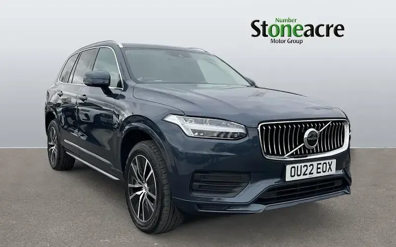 Used Volvo XC90 Momentum 235 HP (172 kW) 2021 SUV