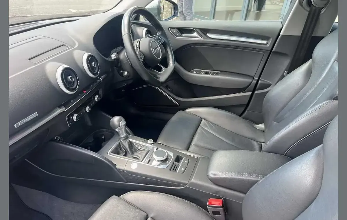 Used Audi A3 e-tron Advanced 200 HP (147 kW) 2020 Grey Hatchback