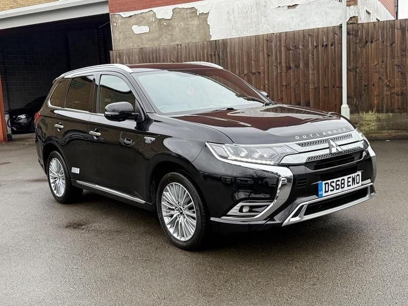 Used Mitsubishi Outlander P-HEV 2018 Black Estate