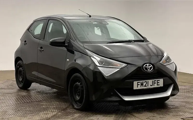Used Toyota Aygo X-play 72 HP (52 kW) 2021 Hatchback