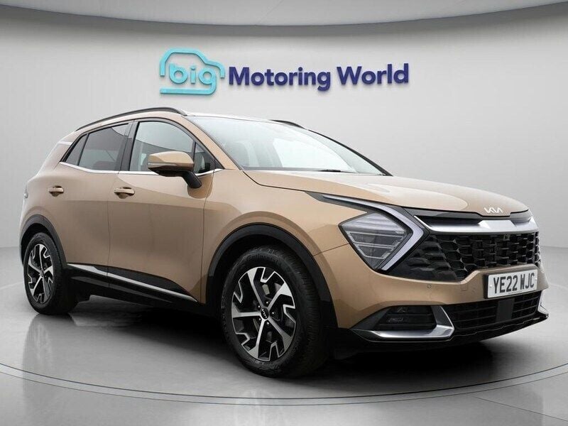Bronze Used 2022 Kia Sportage 4 SUV | £23,200 (Fair price) - Image 1/4