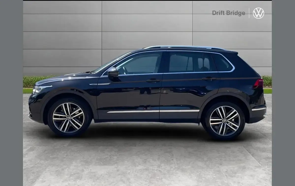 Used VW Tiguan Elegance 190 HP (139 kW) 2022 Black SUV