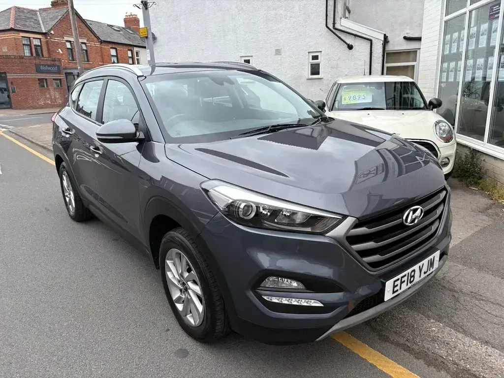 Used Hyundai Tucson SE 177 HP (130 kW) 2018 Grey SUV