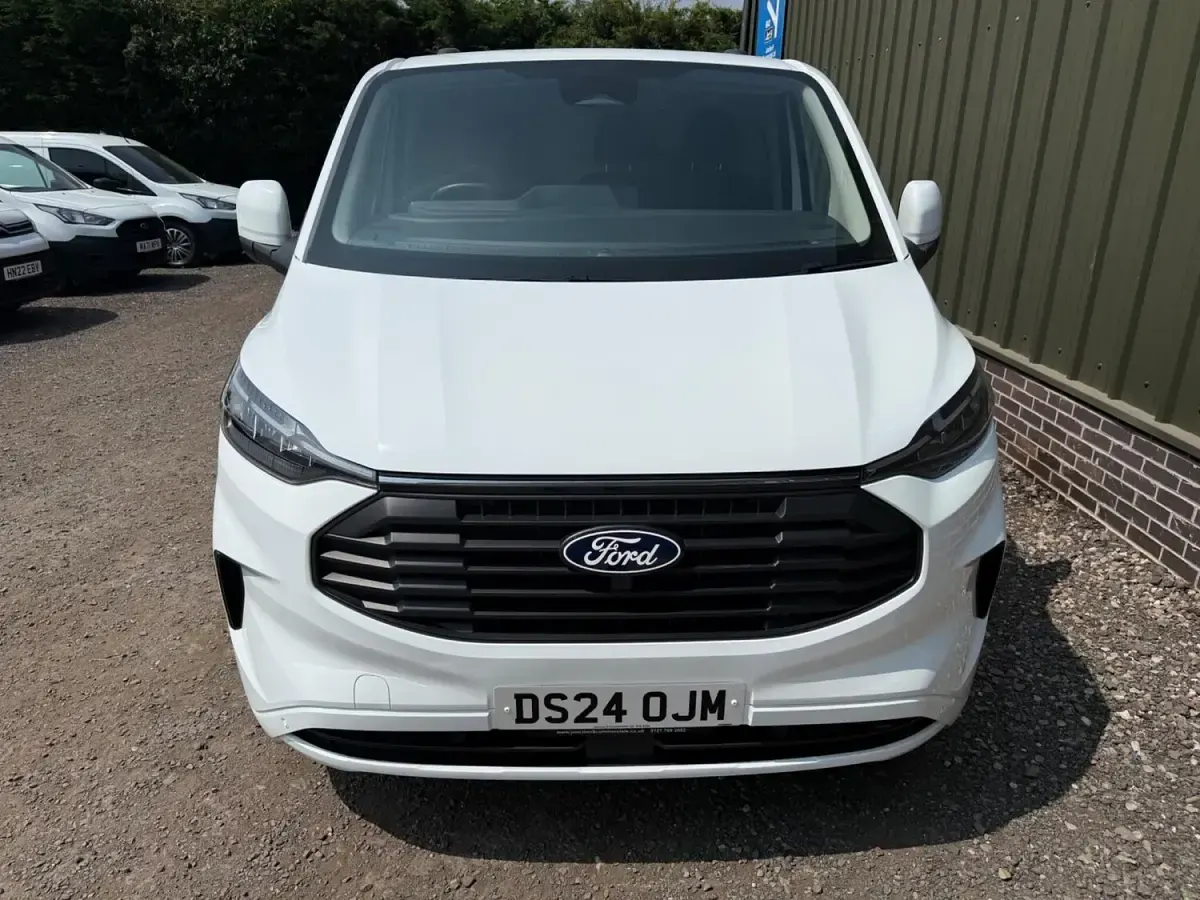 Used Ford Transit Custom Limited 136 HP (100 kW) 2024 White Van