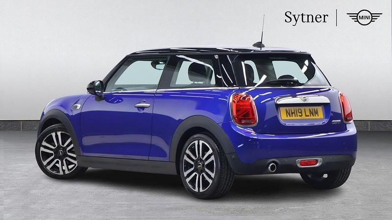 Usado Mini Cooper Exclusive 134 CV (98 kW) 2019 Azul Utilitario