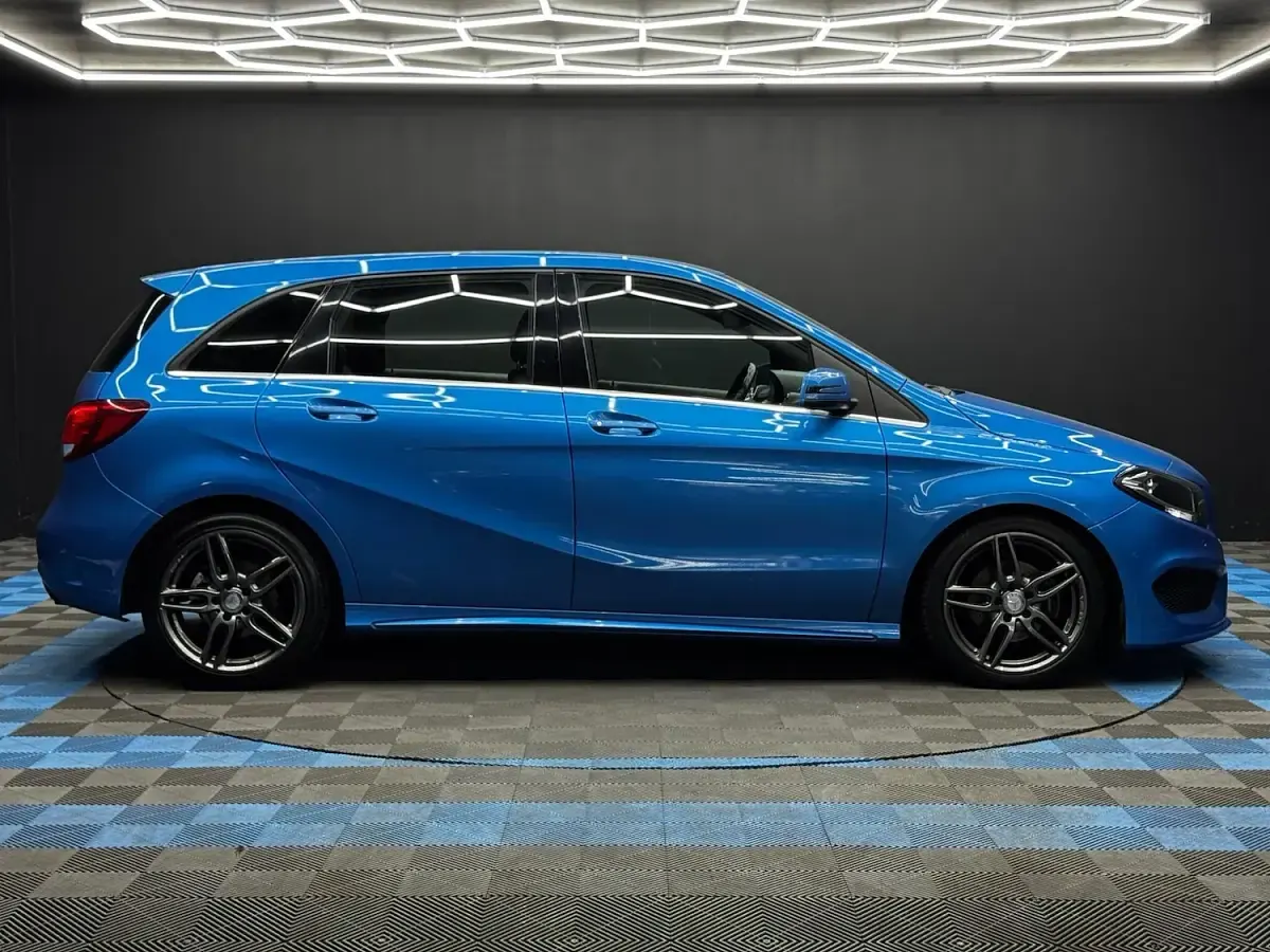 Used Mercedes B180 Executive 2016 Blue Hatchback