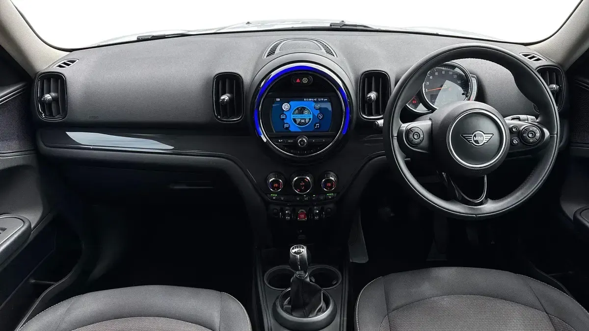 Used Mini Cooper Countryman Classic 134 HP (98 kW) 2020 White SUV