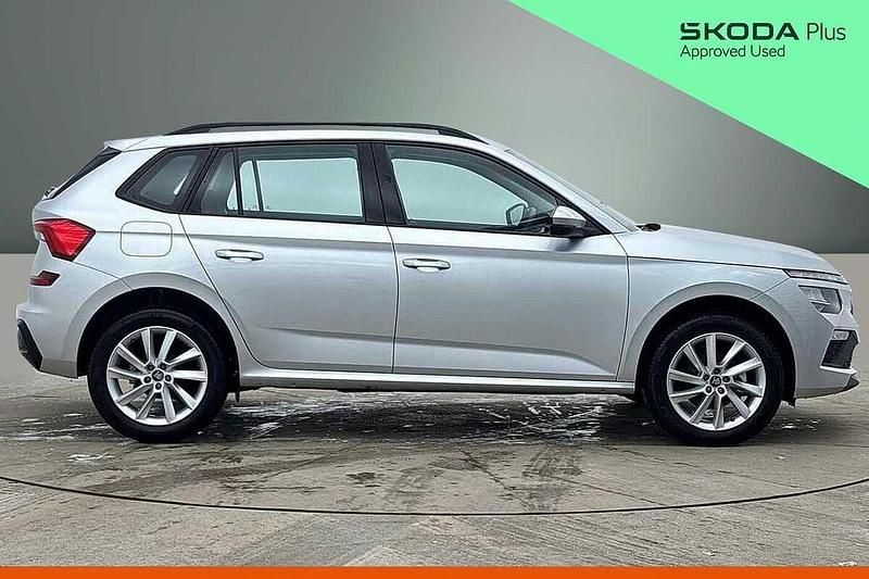 Usado Skoda Kamiq SE 85 CV (62 kW) 2025 Plateado SUV