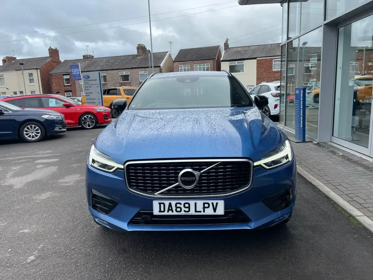 Used Volvo XC60 R-Design 2019 Blue SUV