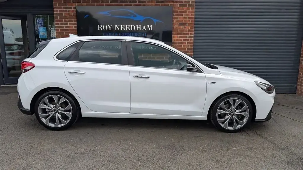 Second-hand Hyundai i30 N Line 140 CP (102 kW) 2020 Alb Hatchback