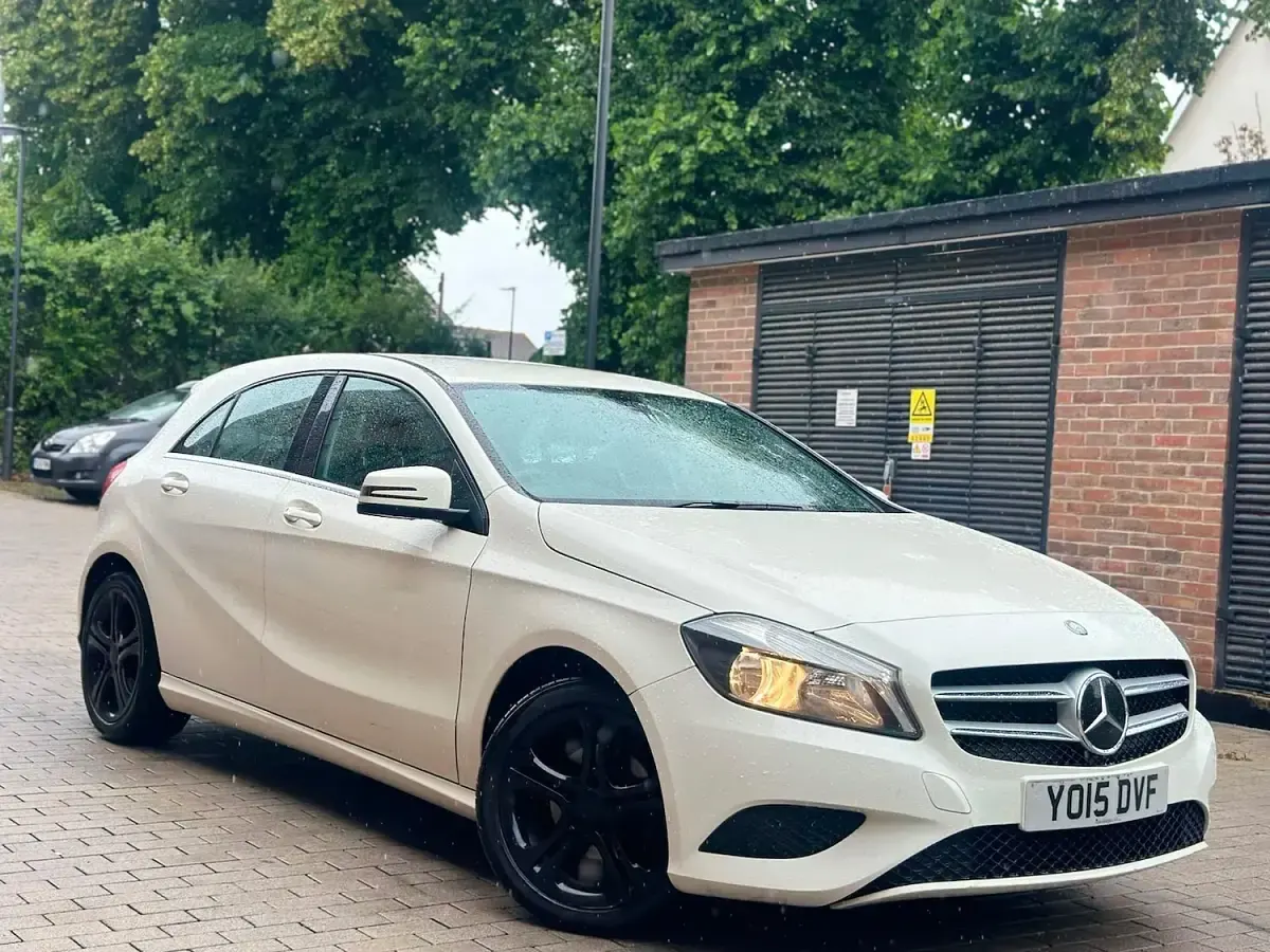 Used Mercedes A180 Sport Edition 2015 White Hatchback