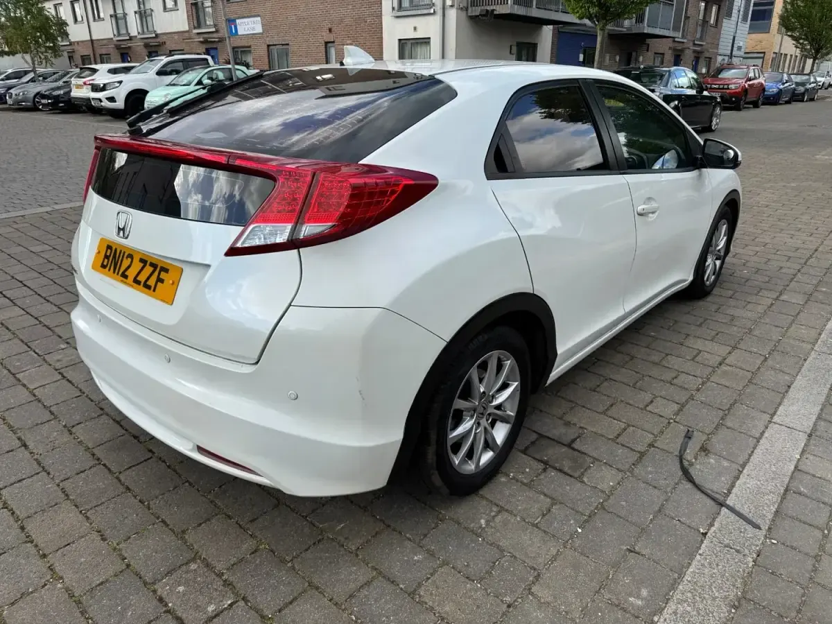Begagnad Honda Civic SE 2012 Vit Halvkombi