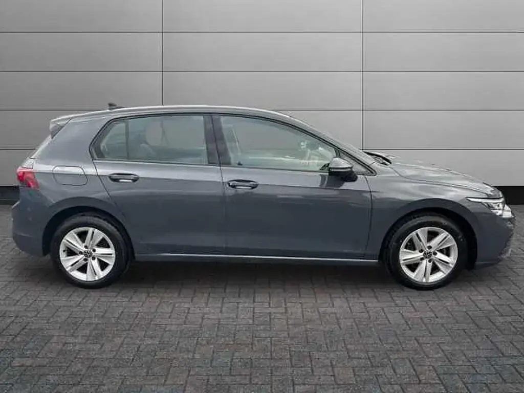 Used VW Golf VIII Life 130 HP (95 kW) 2024 Grey Hatchback