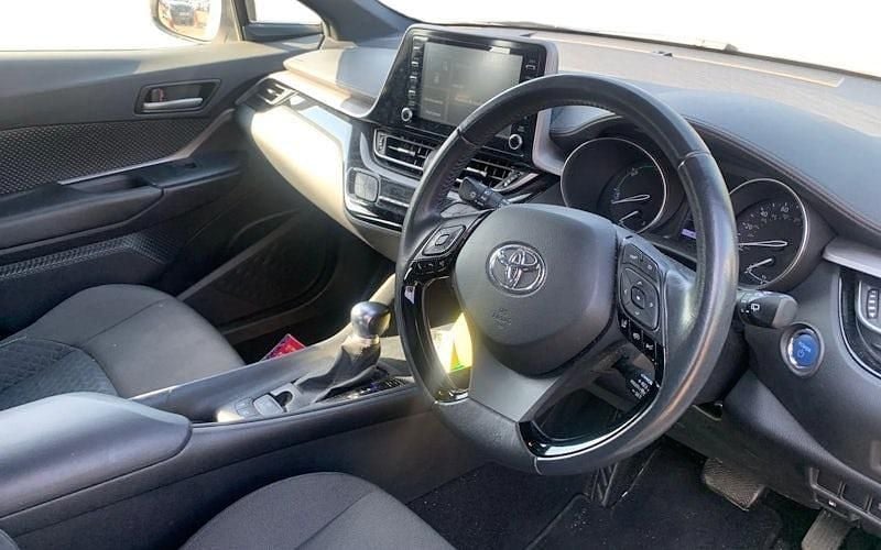 Second-hand Toyota C-HR 122 CP (89 kW) 2023 SUV