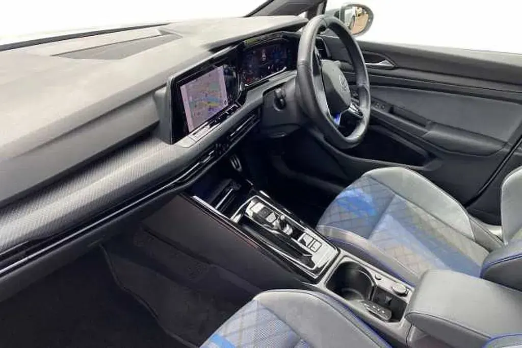 Used VW Golf VIII R 320 HP (235 kW) 2024