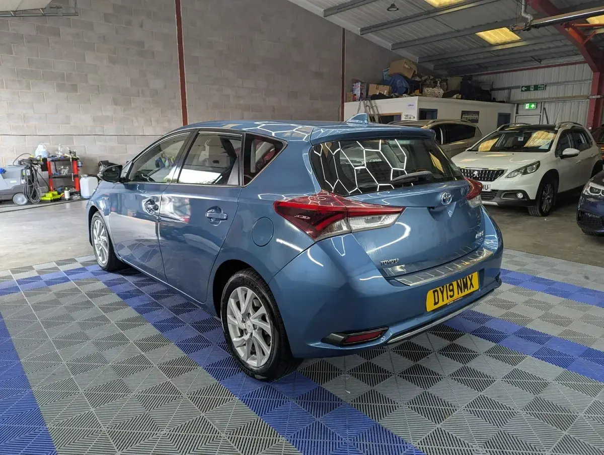 Used Toyota Auris Hybrid 2019 Blue Hatchback