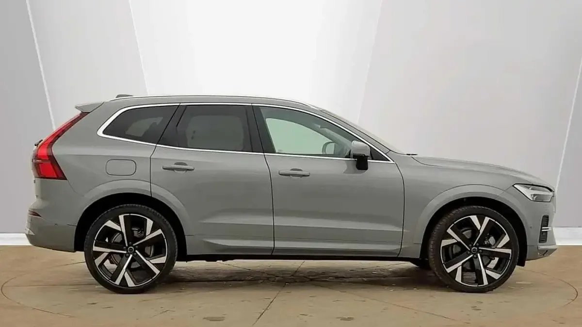 Used Volvo XC60 Ultra 247 HP (181 kW) 2025 Grey SUV