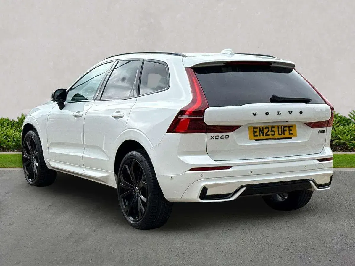Used Volvo XC60 Plus 250 HP (183 kW) 2025 White SUV