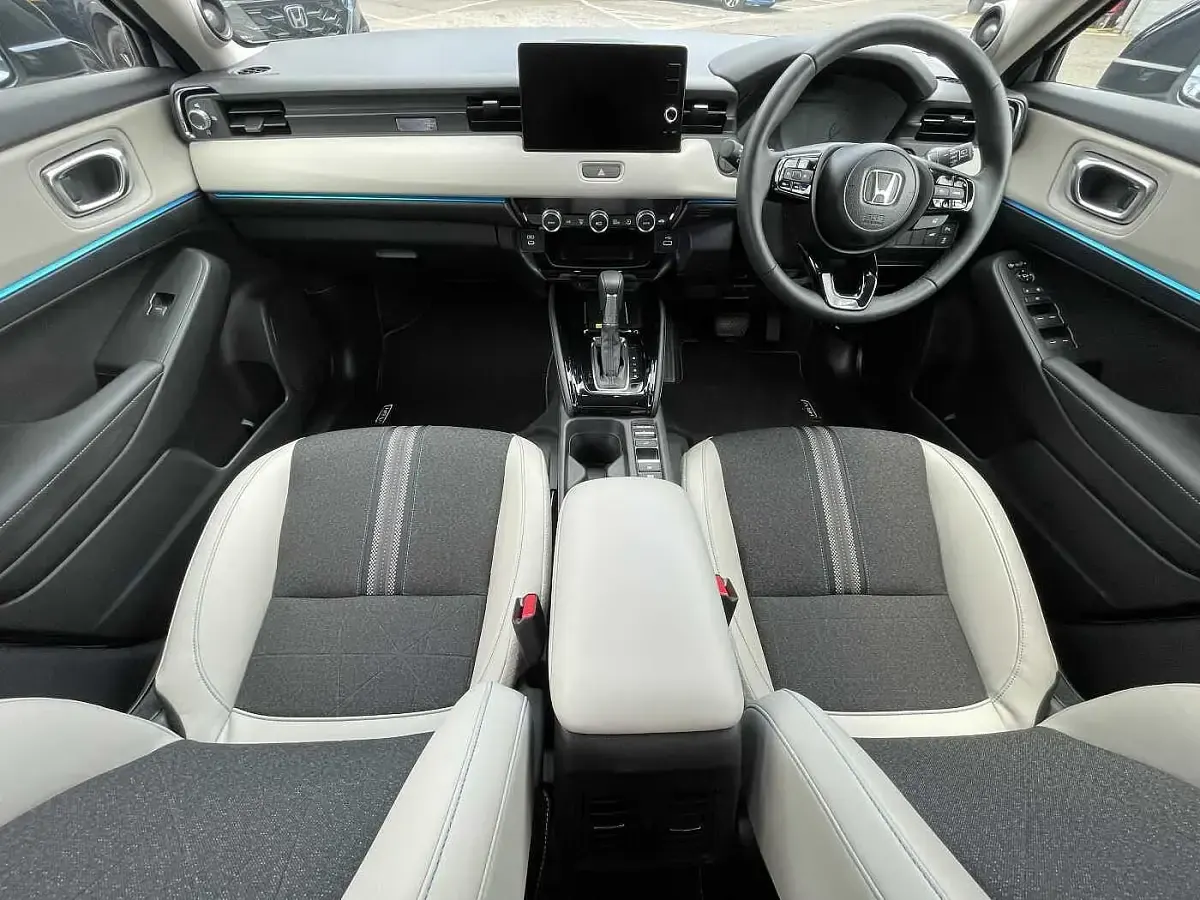 Second-hand Honda HR-V Advance 131 CP (96 kW) 2025 Alb SUV