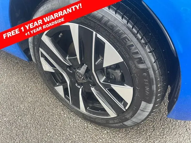 New Peugeot e-208 Allure 100 kW (136 HP) 2025 Vertigo blue Hatchback