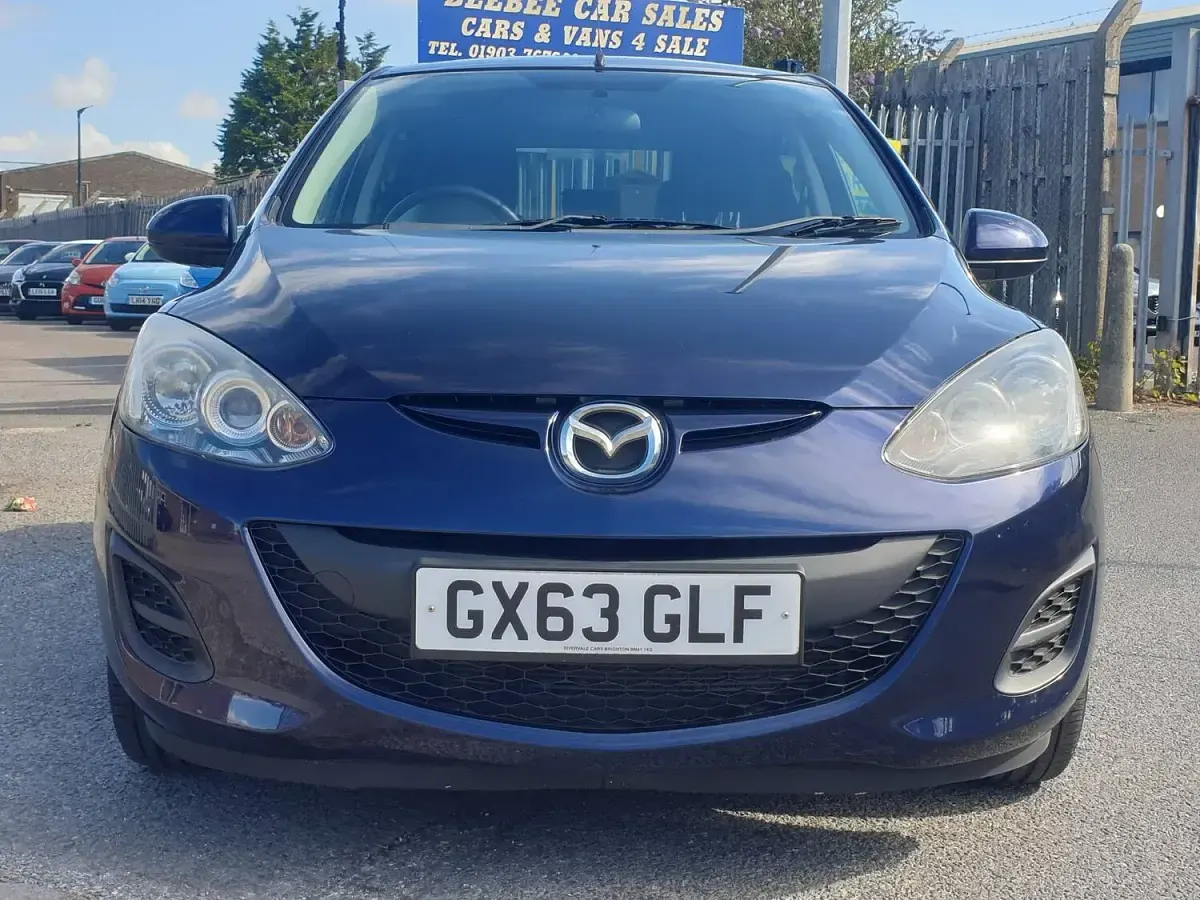 Used Mazda 2 84 HP (61 kW) 2013 Blue Hatchback
