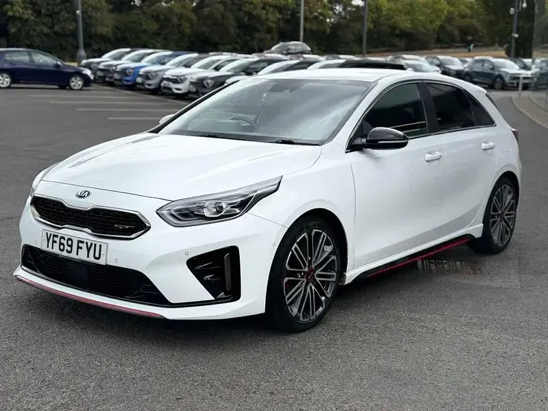 Used Kia Ceed GT GT 201 HP (147 kW) 2019 White Hatchback