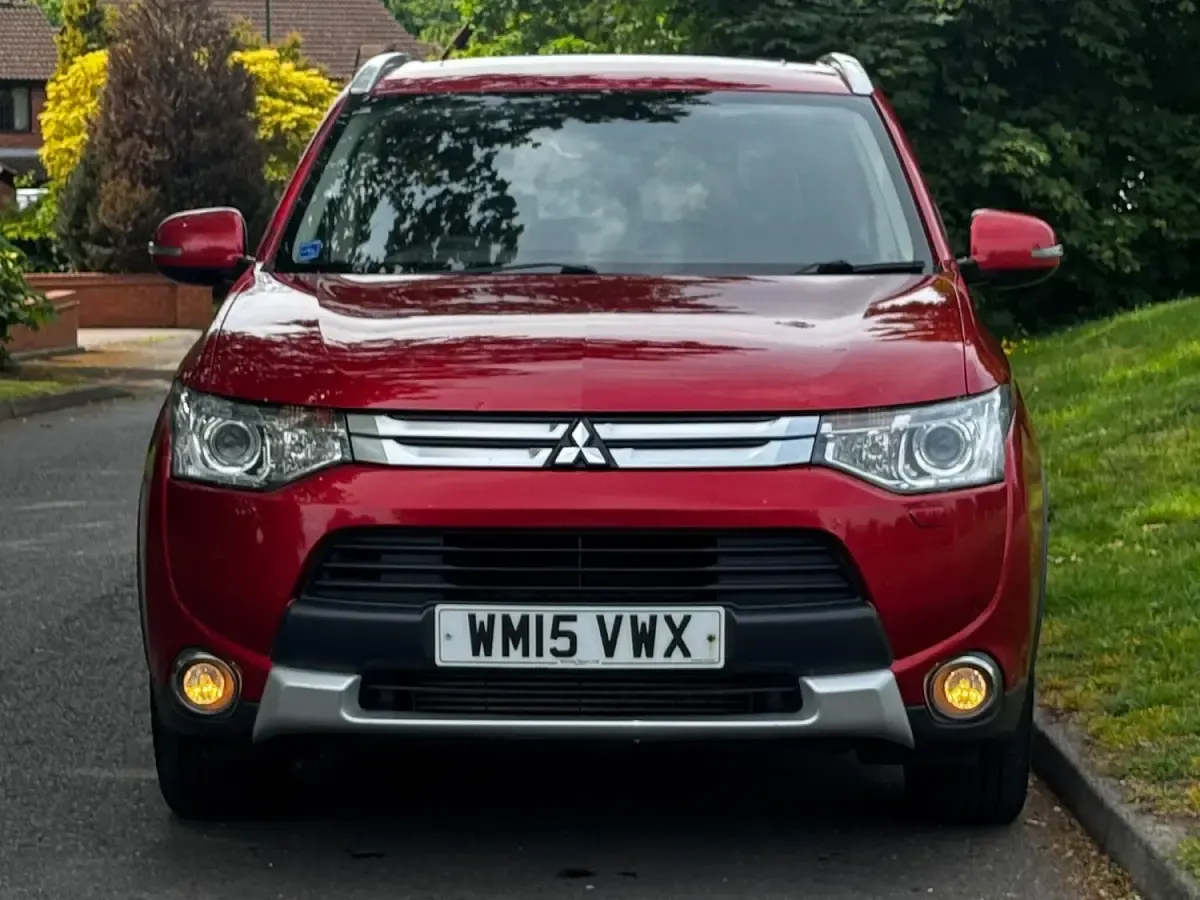 Used Mitsubishi Outlander 150 HP (110 kW) 2015 Red SUV
