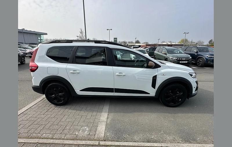 Used Dacia Jogger Extreme 139 HP (102 kW) 2024 White MPV