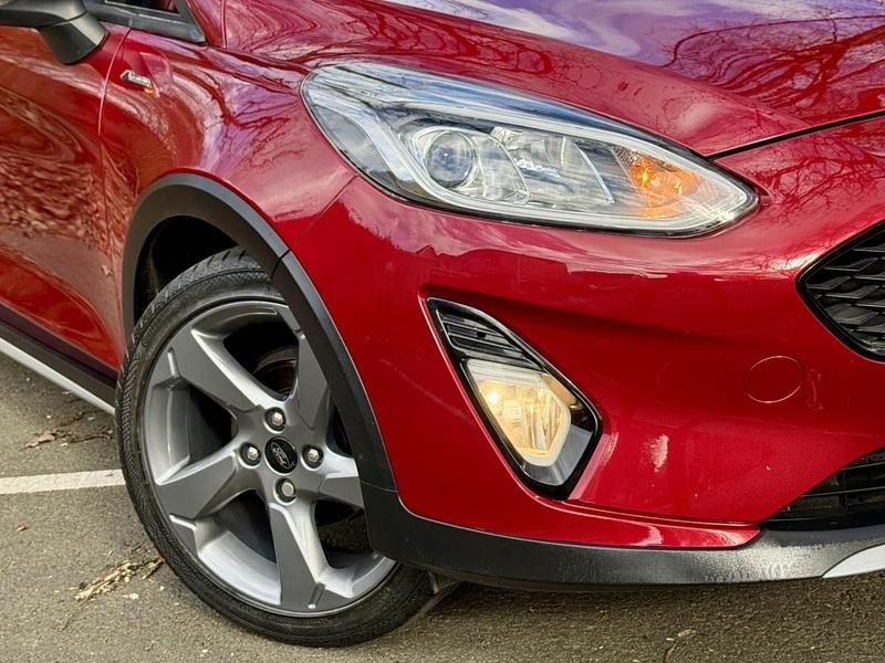 Used Ford Fiesta Active 125 HP (91 kW) 2018 Red Hatchback