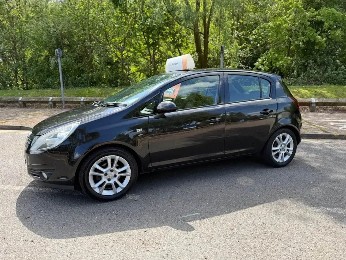 Używany Vauxhall Corsa 2010 Czarny Hatchback