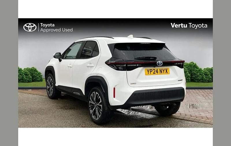 Used Toyota Yaris Cross 113 HP (83 kW) 2024 White SUV
