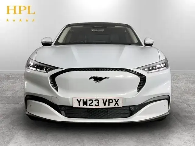 Begagnad Ford Mustang Standard Range 269 HK (197 kW) 2023 Vit SUV