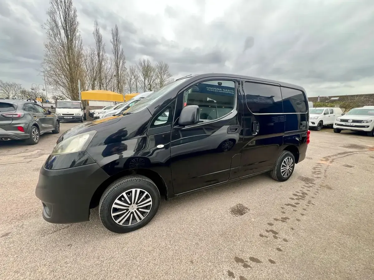 Used Nissan NV200 SE 2011 Black MPV