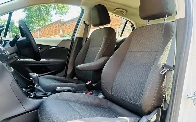 Used Vauxhall Mokka Design Edition 140 HP (102 kW) 2017 White SUV