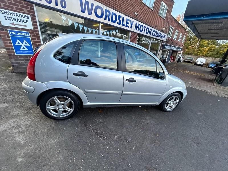 Metallic silver Used 2005 Citroën C3 Hatchback | £699 (Fair price) - Image 1/4