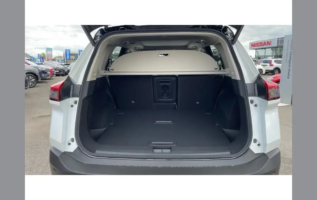 New Nissan X-Trail Tekna 204 HP (150 kW) 2026 White SUV