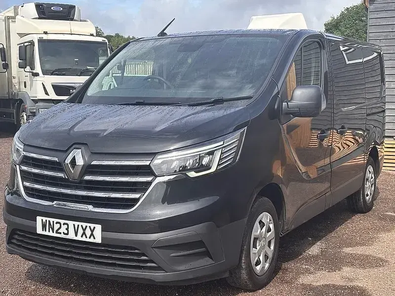 Used Renault Trafic Business 2023 Jet black MPV