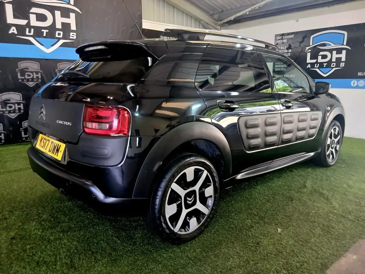 Used Citroën C4 Cactus Flair 110 HP (80 kW) 2017 Black Hatchback