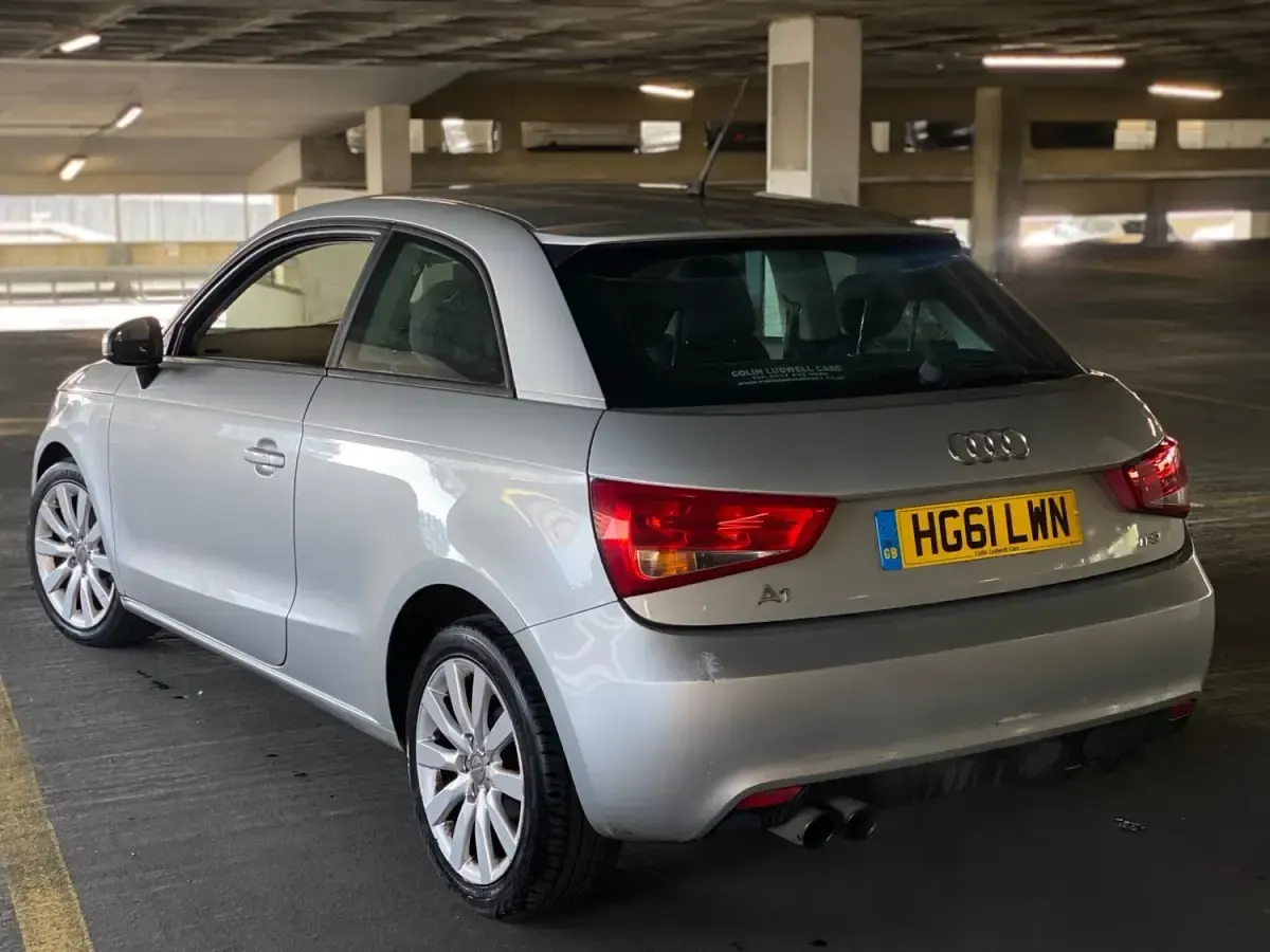 Begagnad Audi A1 Sport 2011 Silver Halvkombi