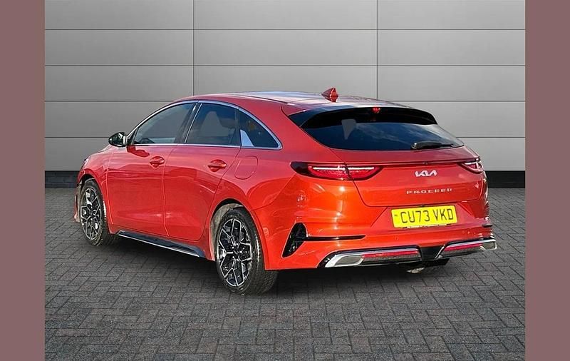 Used Kia ProCeed GT-Line 157 HP (115 kW) 2023 Orange Estate